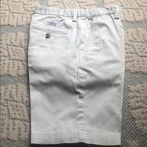 Vineyard Vines boys size 12 stone color shorts